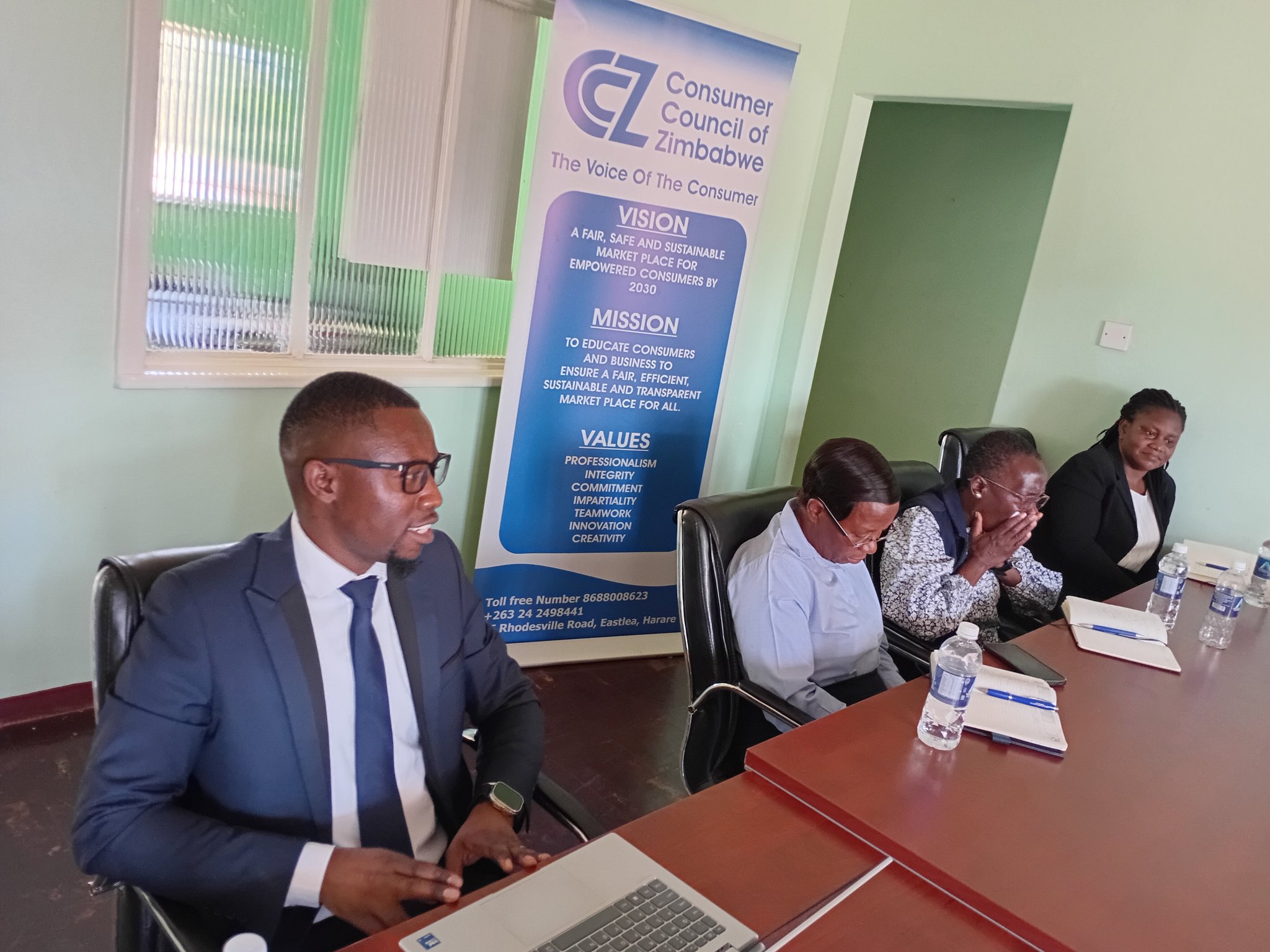 G1jGoa0X0AAF5eF Meeting<br />